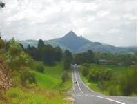 approach to Mullumbimby and Mt Chincogan from the east